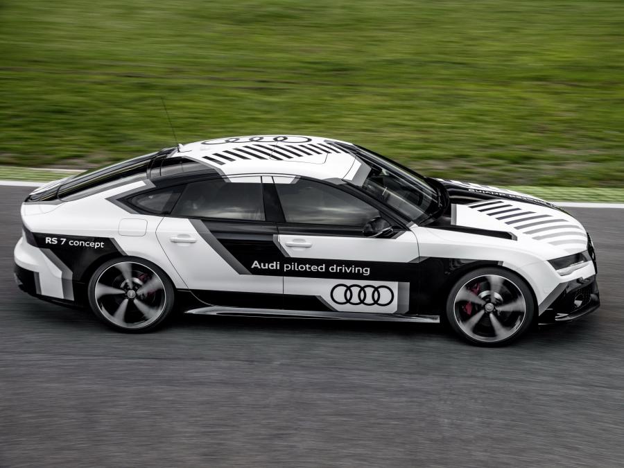  Audi RS7 Sportback Piloted Driving Concept 2014 года  (фото 7 из 22)